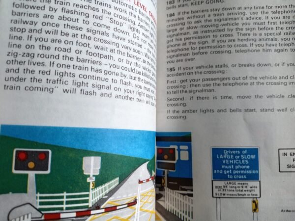 The Highway Code 1978: HMSO - Image 7